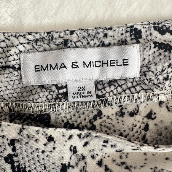 Emma & Michele Plus Size Relaxed Fit Snake Skin Dress with Handkerchief Hem - Picture 4 of 7